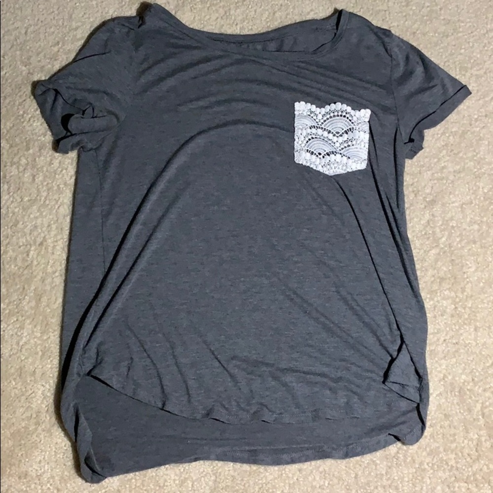 Grey top w/ white designed pocket